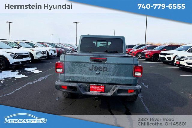 Used 2025 Jeep Gladiator Nighthawk image 31
