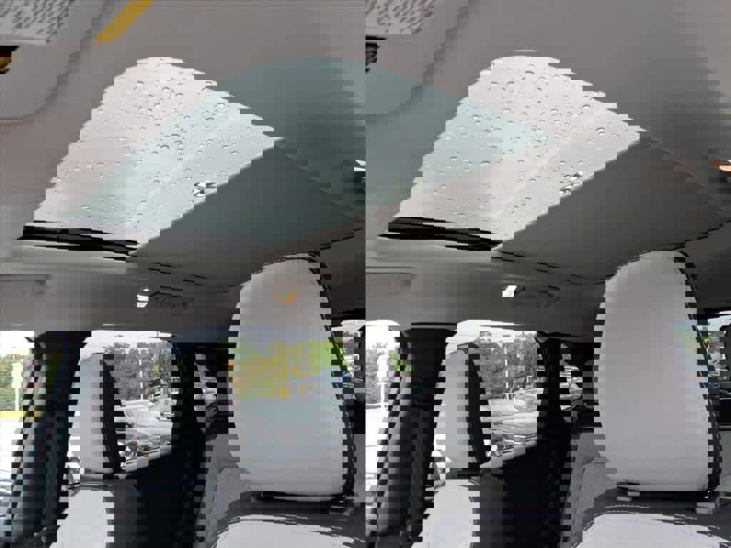 Used 2025 Ford Escape Active w/ Active Premium Tech Pack image 18