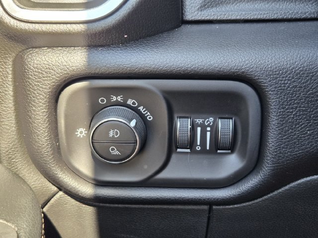 Used 2026 RAM 2500 Laramie AWD/4WD image 28