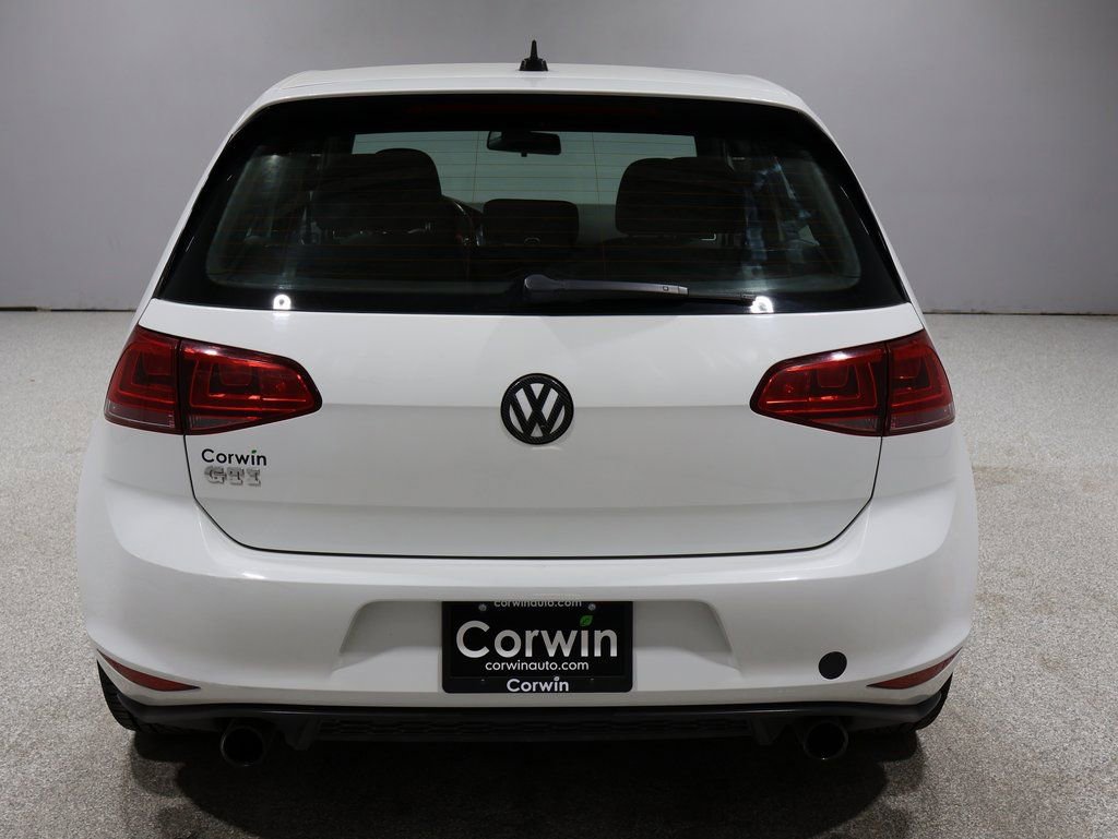 Used 2017 Volkswagen Golf S image 3