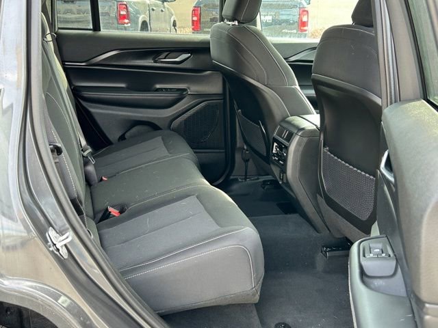 Used 2025 Jeep Grand Cherokee Laredo X w/ Luxury Tech Group I image 13