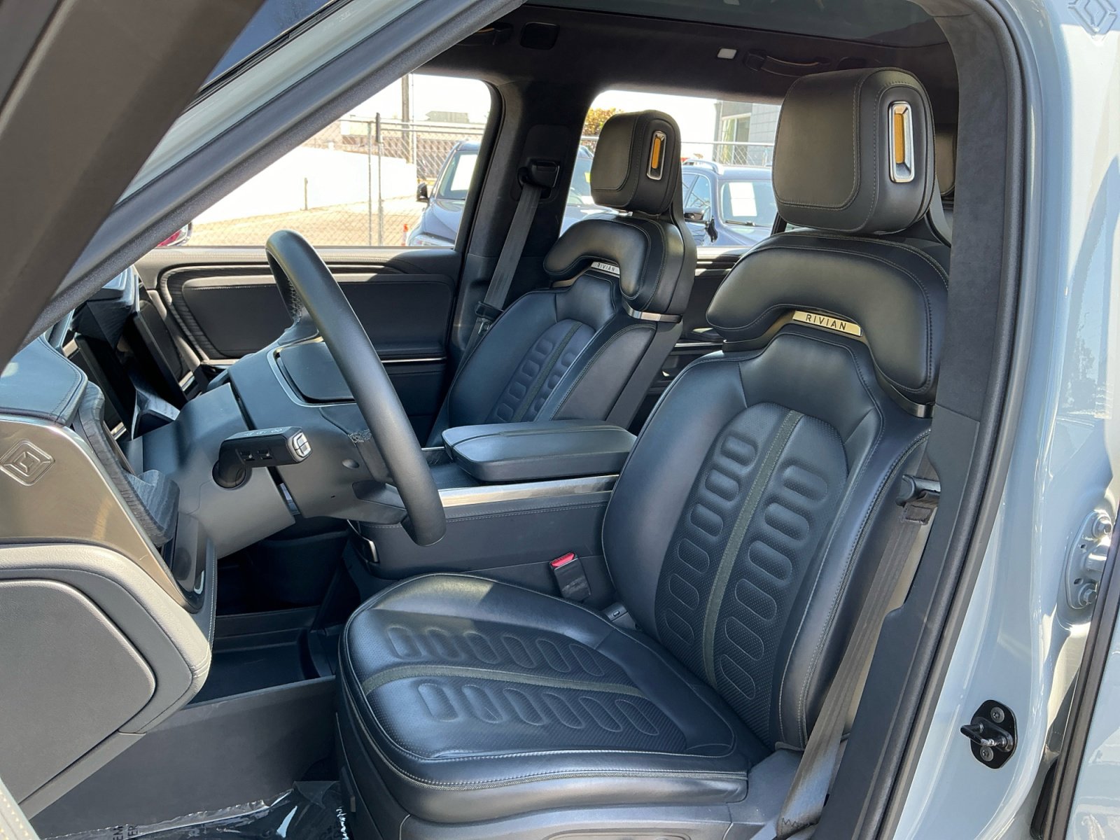 Used 2024 Rivian R1S Adventure AWD/4WD image 18