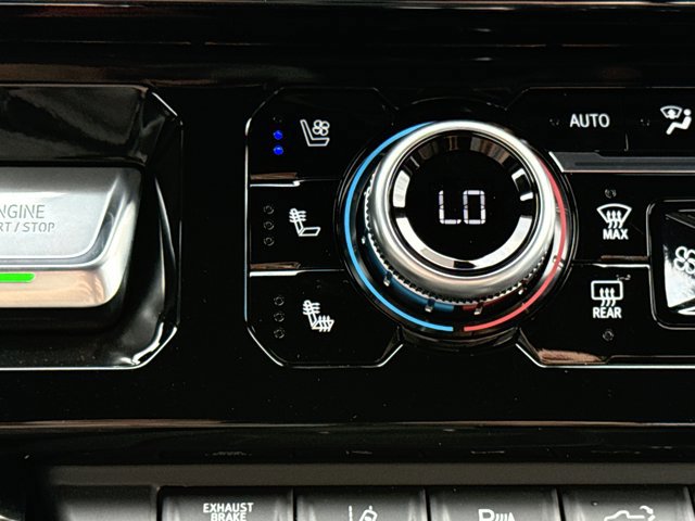 Used 2025 GMC Sierra 3500 AT4 w/ AT4 Preferred Package image 23