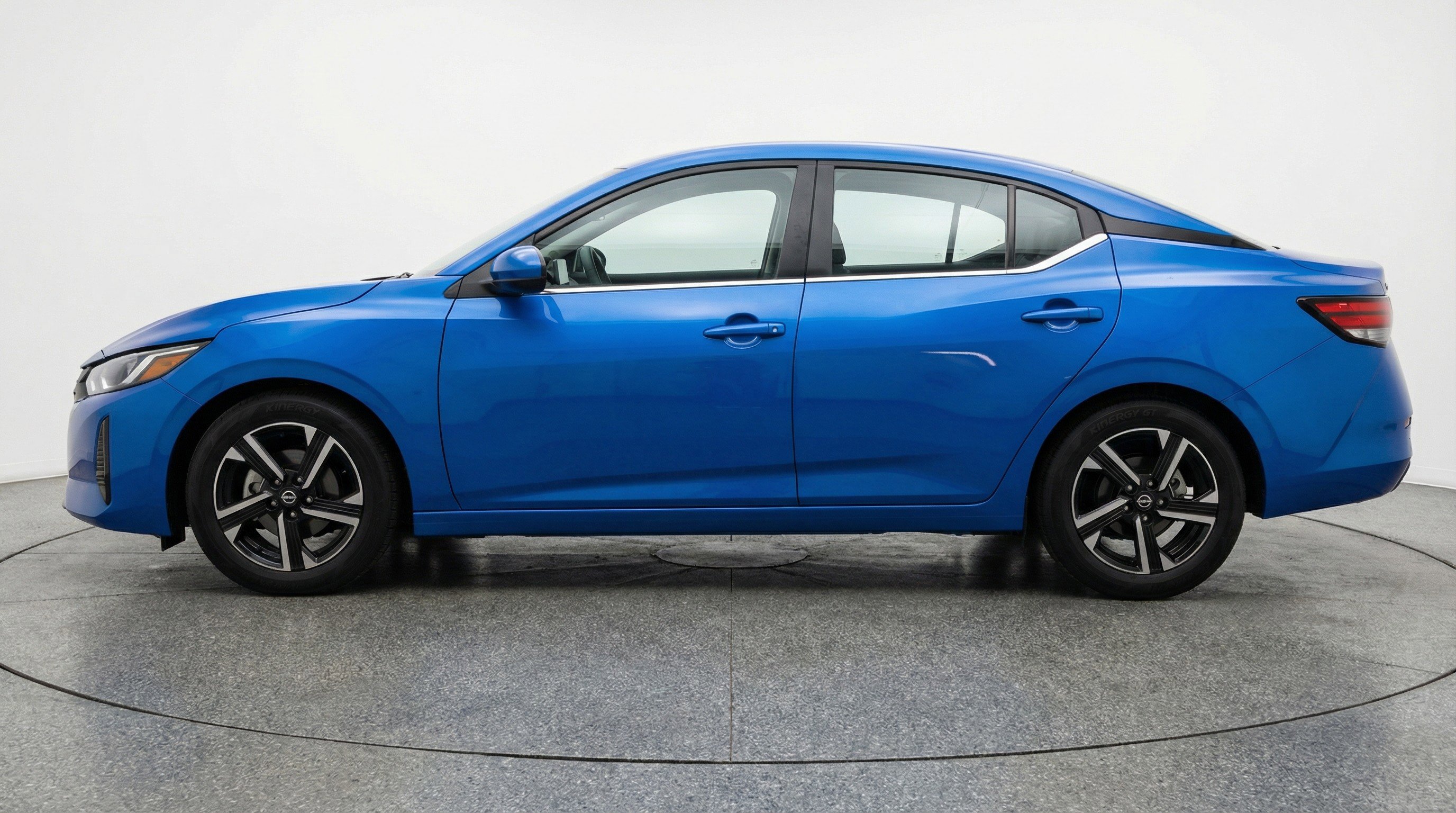 Used 2025 Nissan Sentra SV FWD image 5