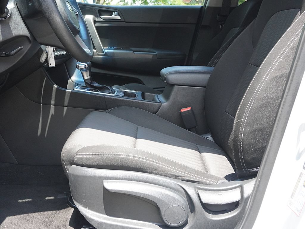 Used 2020 Kia Sportage LX AWD/4WD image 23