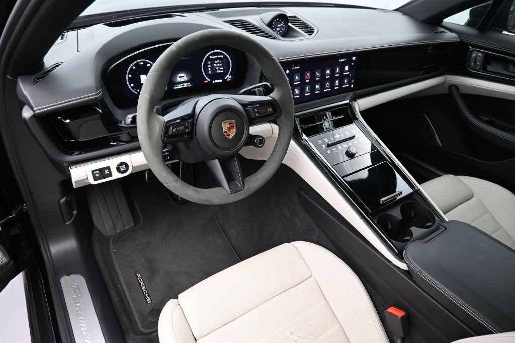 Certified 2025 Porsche Panamera 4S AWD/4WD image 4