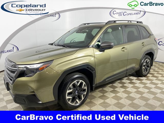 Used 2025 Subaru Forester Premium AWD/4WD image 1