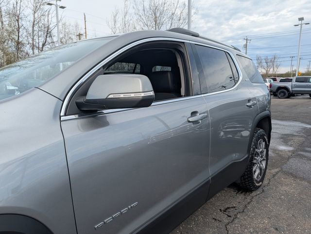 Used 2023 GMC Acadia SLT image 2