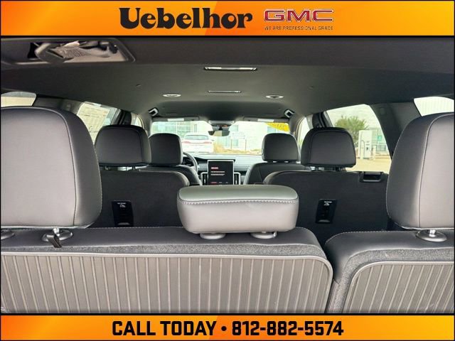 New 2026 GMC Acadia AT4 w/ Luxury Package AWD/4WD image 13