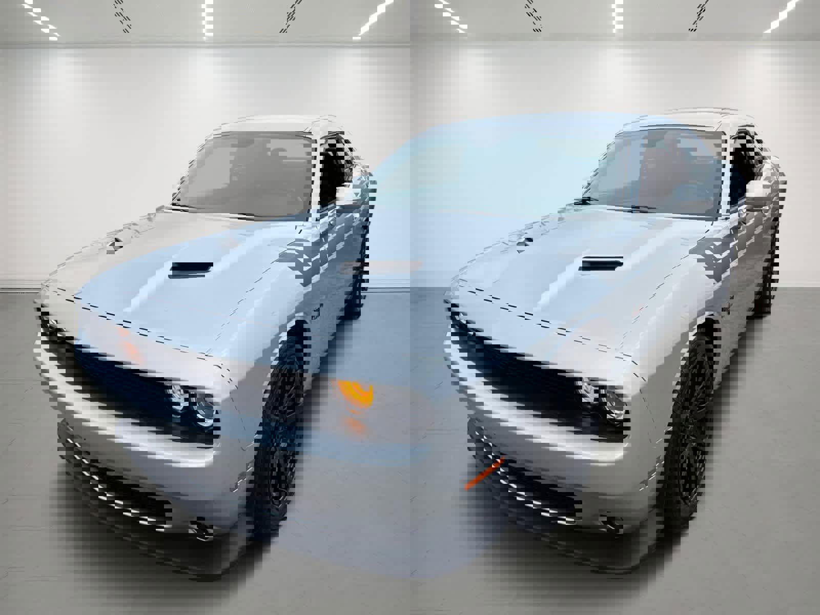 Used 2020 Dodge Challenger R/T image 2