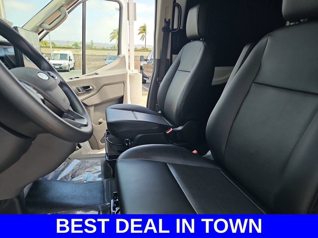 New 2026 Ford Transit 250 148 Medium Roof w/ Load Area Protection Package RWD image 14