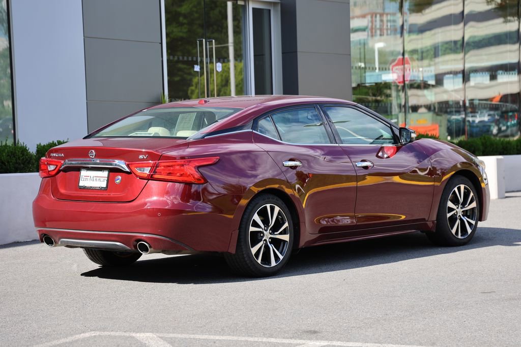 Used 2017 Nissan Maxima 3.5 SV w/ Interior Lighting Package FWD image 4