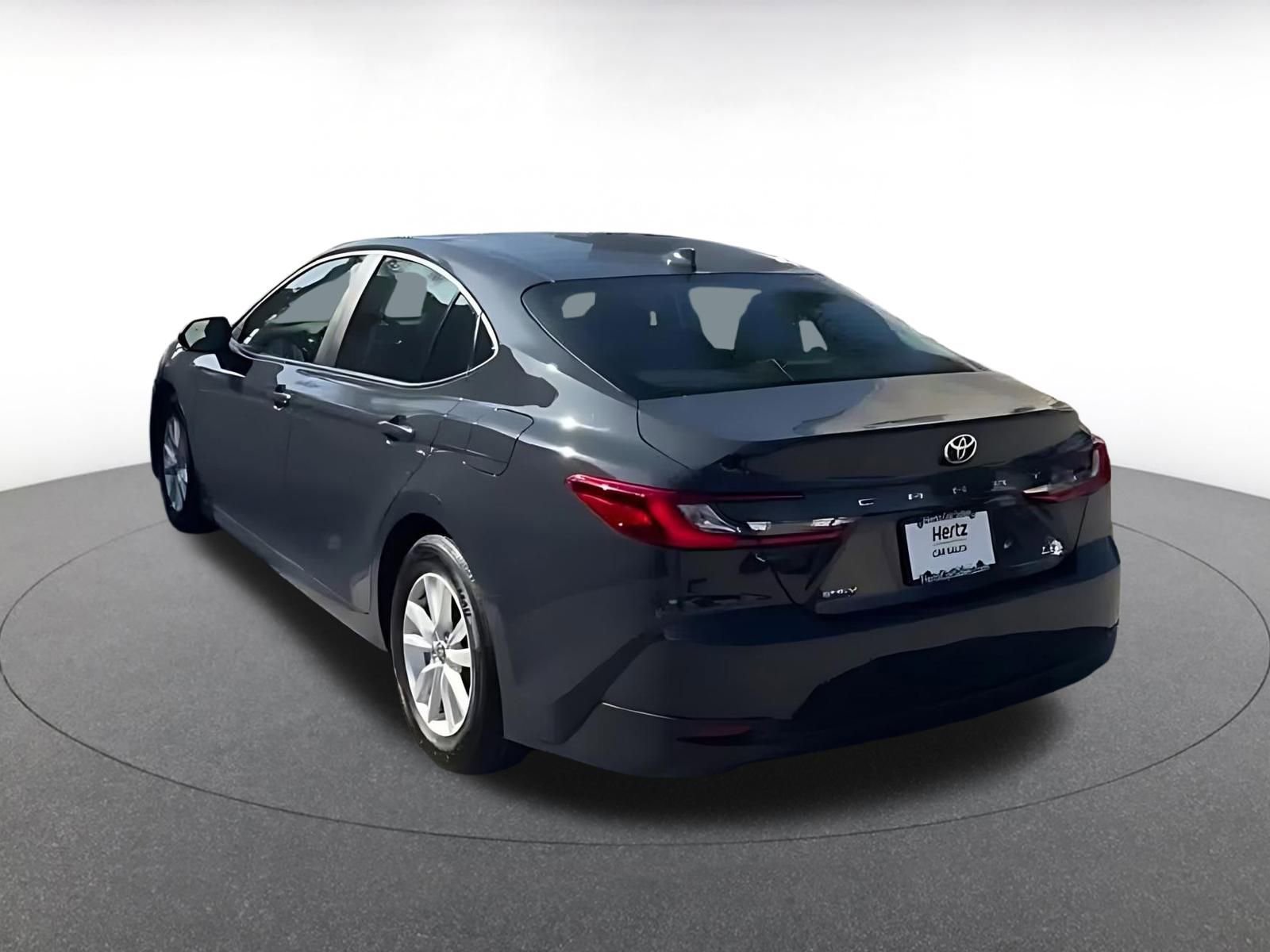 Used 2025 Toyota Camry LE image 11