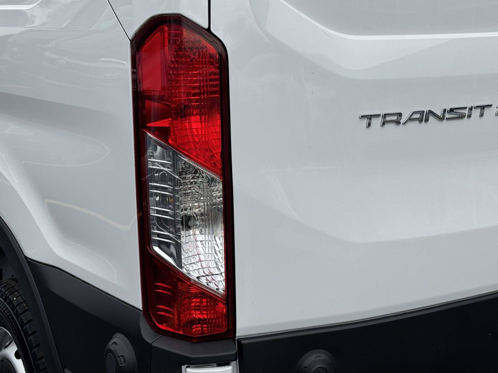 Used 2024 Ford Transit 250 Low Roof RWD image 8