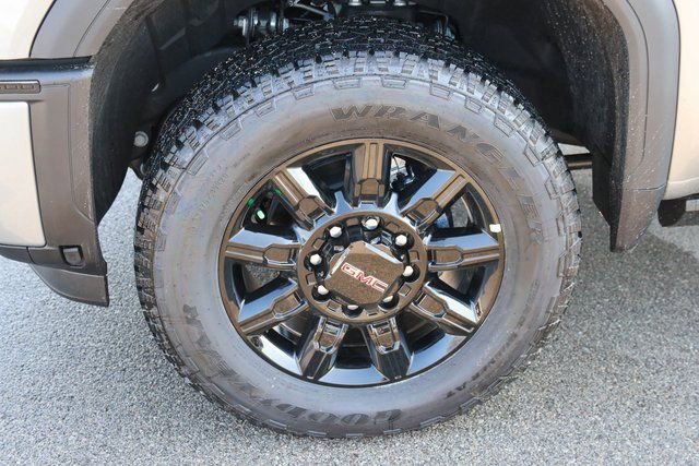 New 2026 GMC Sierra 2500 AT4 w/ AT4 Premium Plus Package AWD/4WD image 7