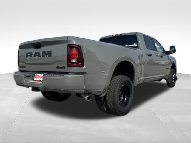 New 2026 RAM 3500 Big Horn AWD/4WD image 9