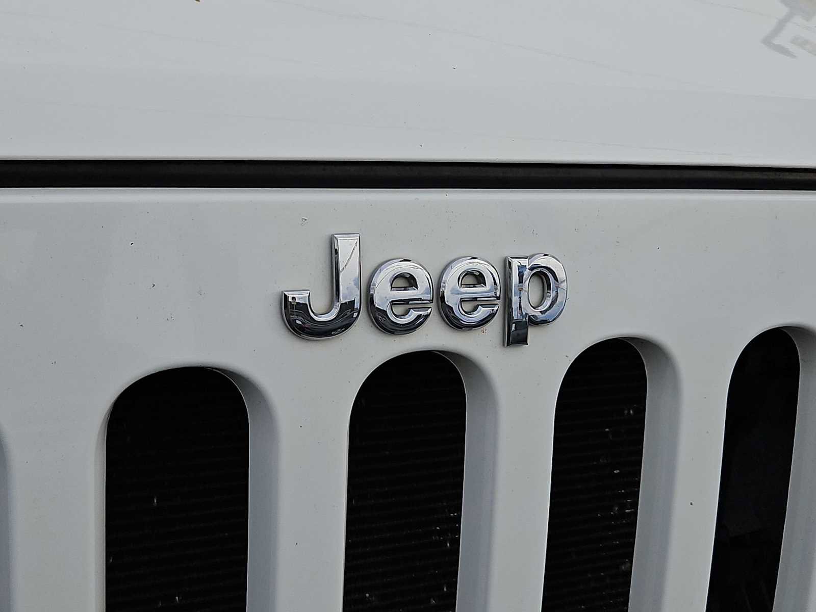 Used 2012 Jeep Wrangler Rubicon w/ Dual Top Group image 12