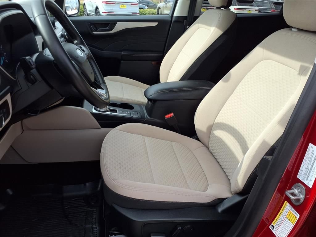 Used 2022 Ford Escape SE w/ Convenience Package image 24