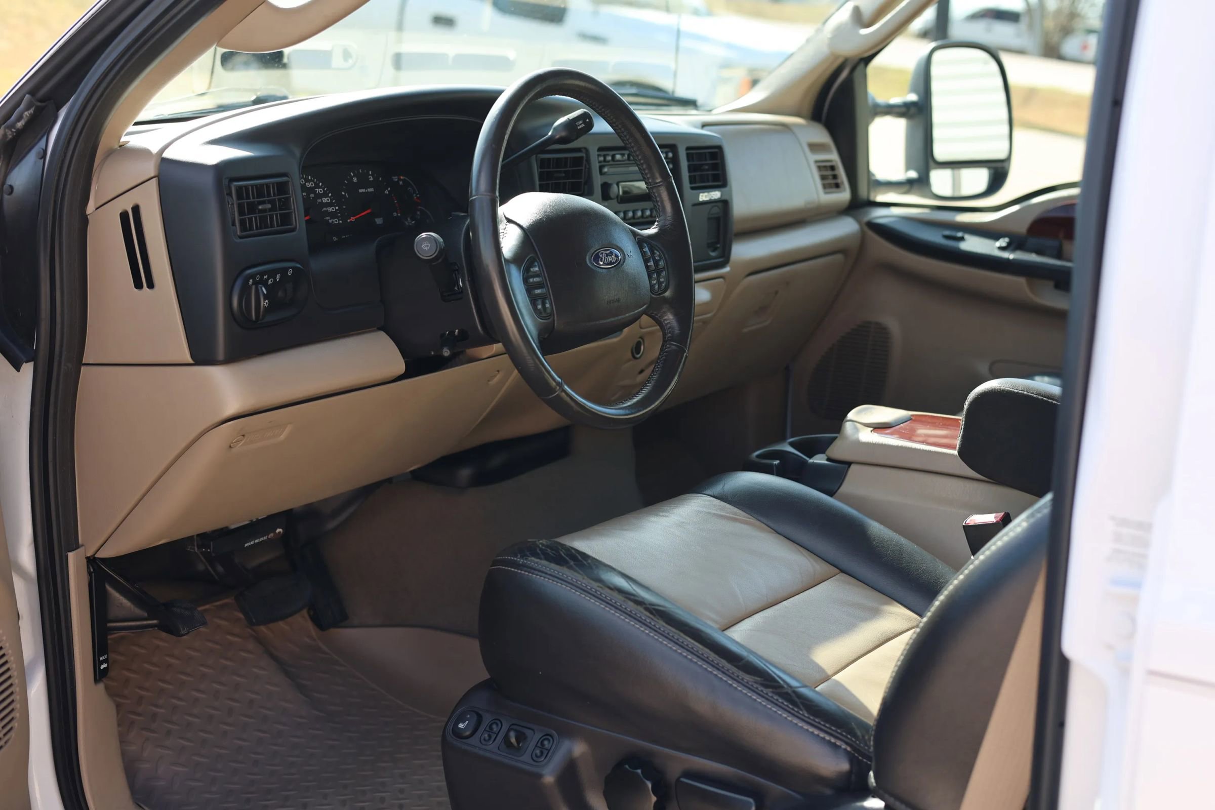 Used 2005 Ford Excursion Eddie Bauer image 17