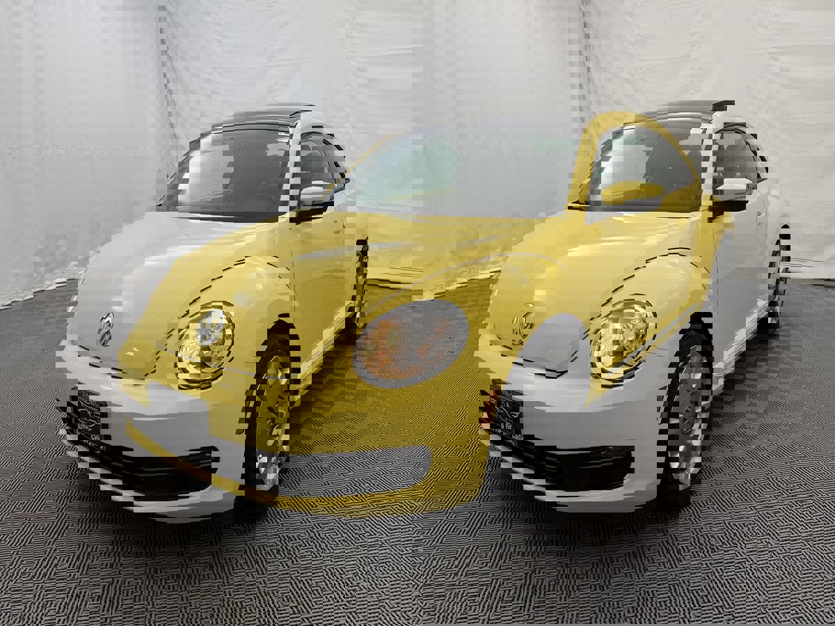 Used 2013 Volkswagen Beetle 2.5 image 2