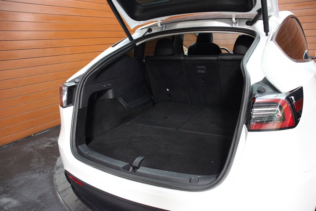 Used 2023 Tesla Model Y Long Range AWD/4WD image 12
