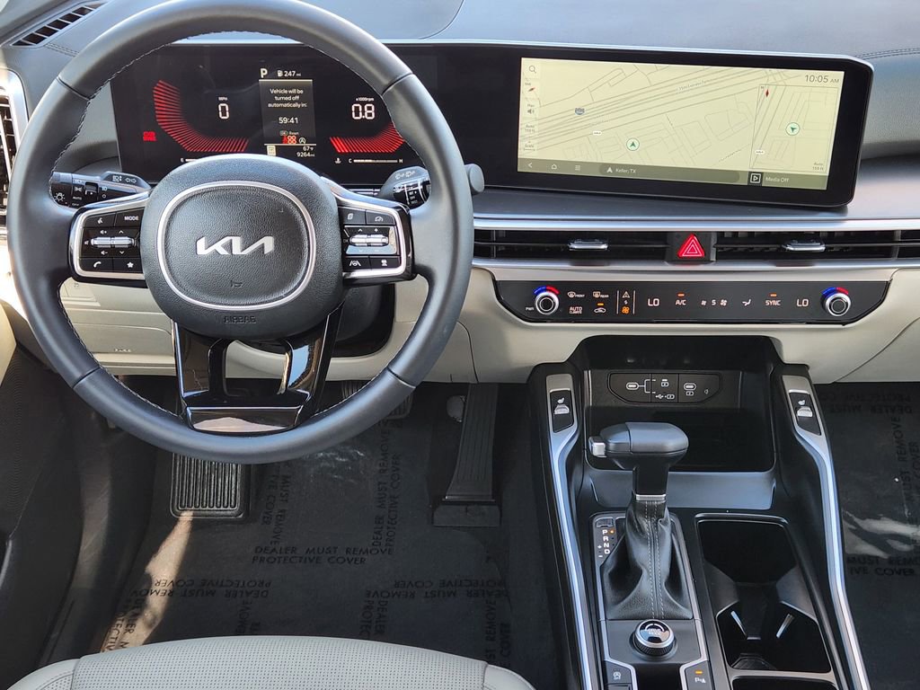 Certified 2025 Kia Sorento EX image 10