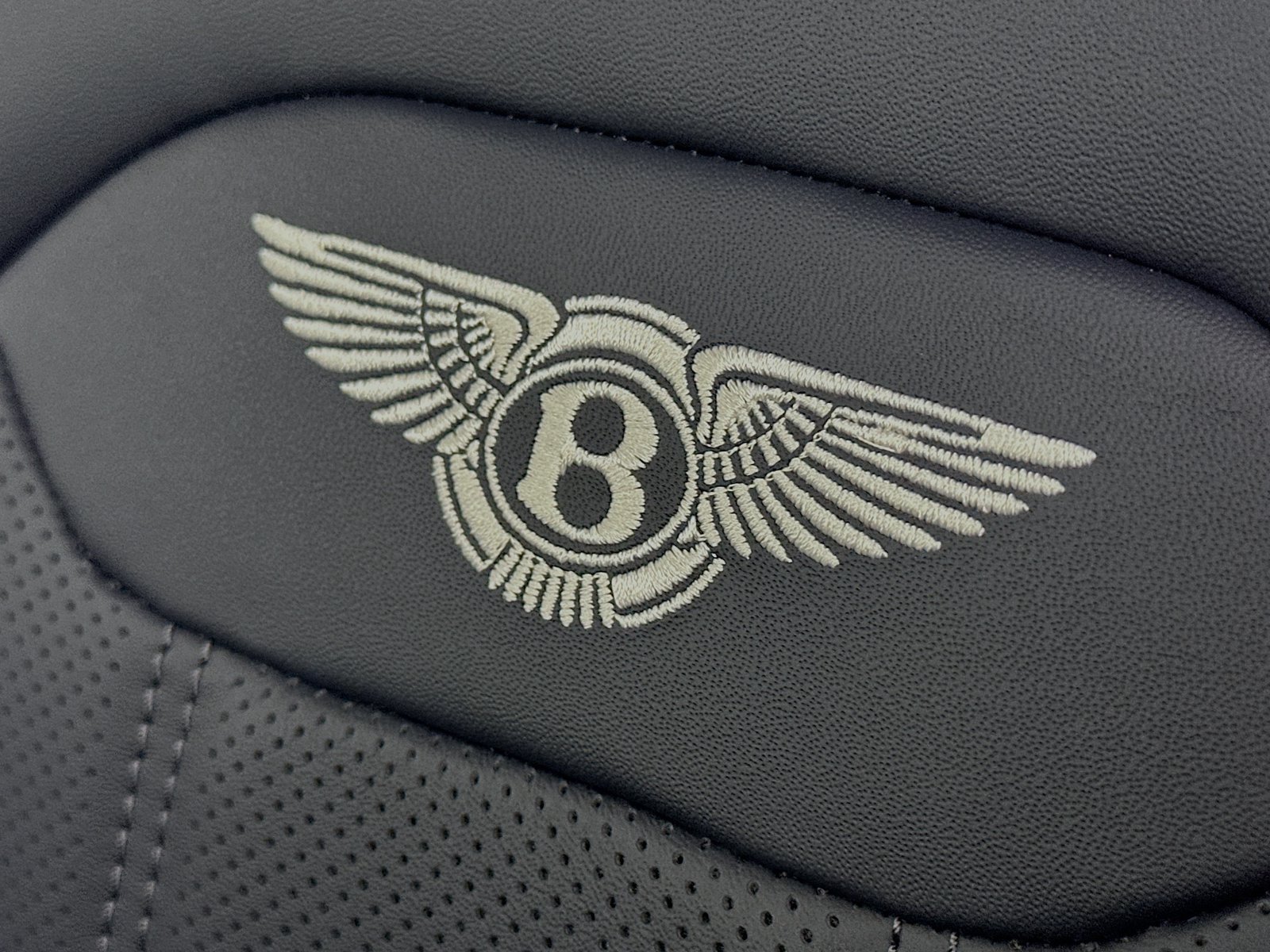 New 2026 Bentley Bentayga Extended Wheelbase AWD/4WD image 42