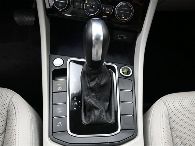 Used 2020 Volkswagen Jetta SEL Premium image 27