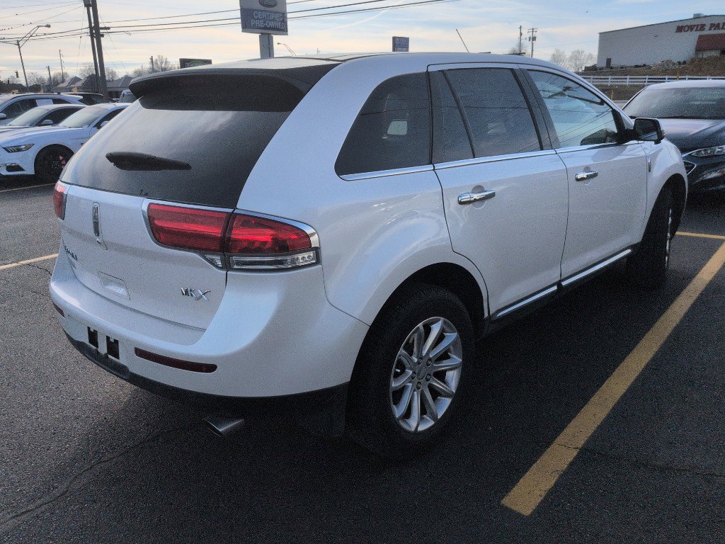 Used 2012 Lincoln MKX image 3