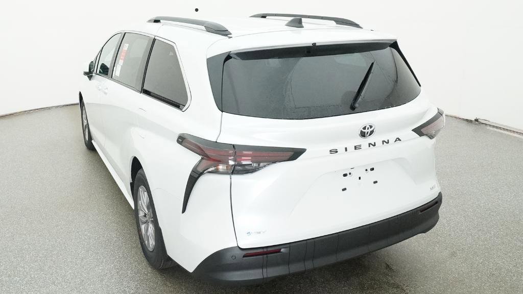 New 2026 Toyota Sienna XLE FWD image 9