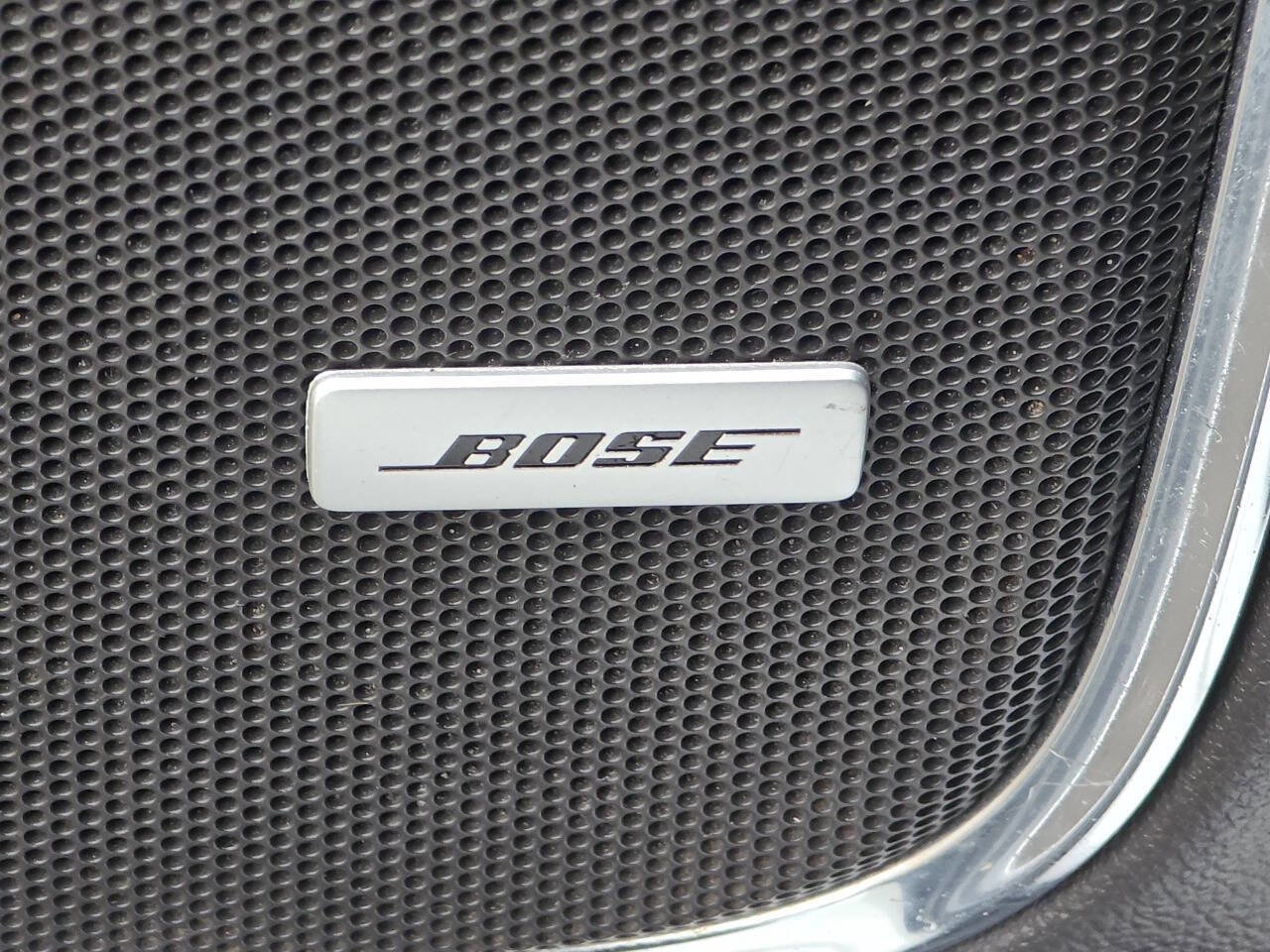 Used 2022 Ford Explorer XLT image 28