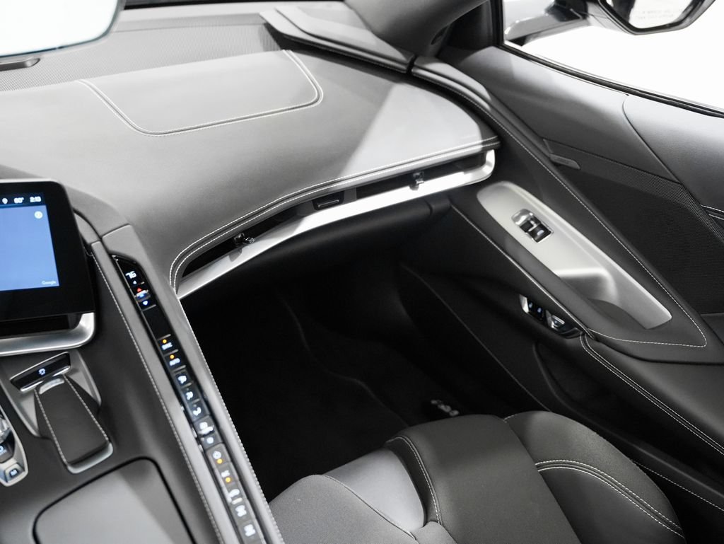 Used 2025 Chevrolet Corvette Z06 RWD image 21
