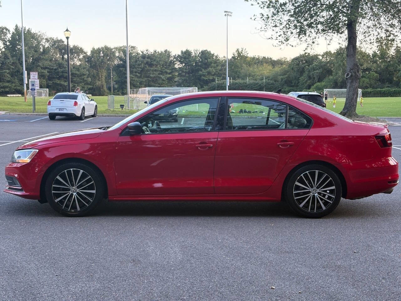 Used 2016 Volkswagen Jetta Sport image 10