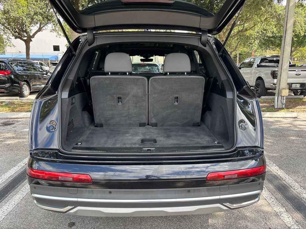 Used 2021 Audi Q7 3.0T Premium Plus w/ Premium Plus Package AWD/4WD image 26