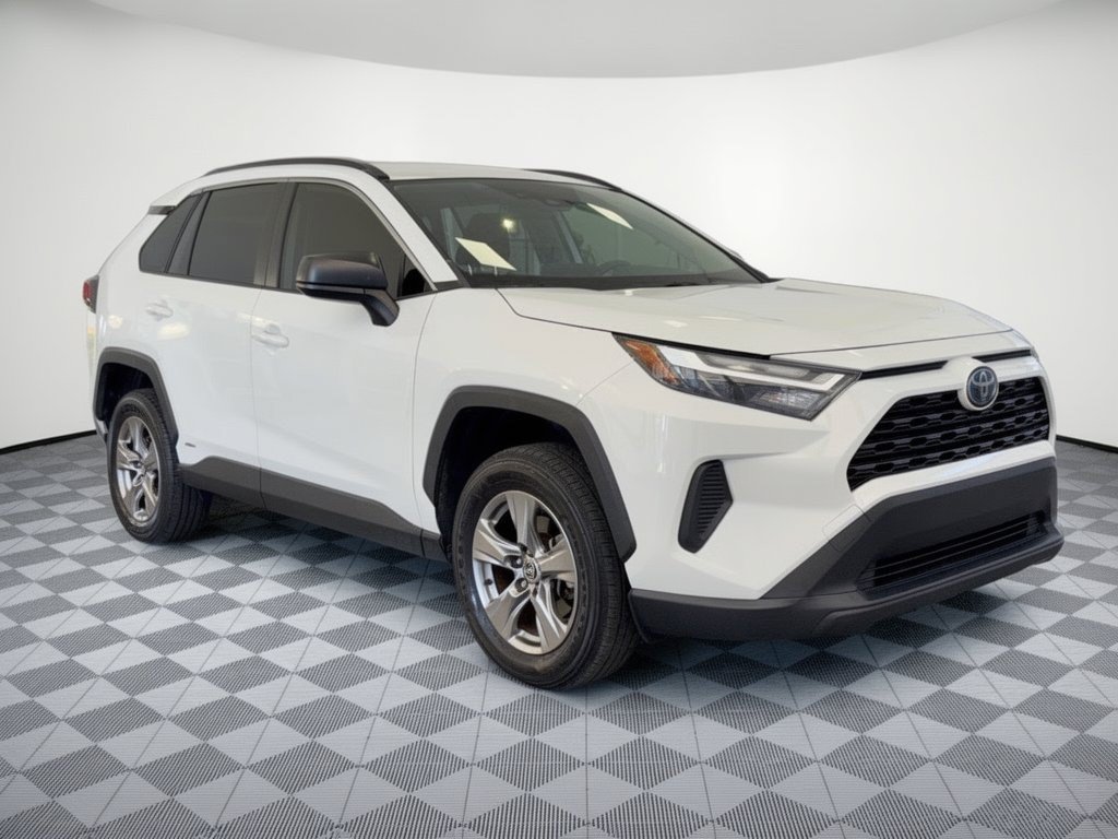 Used 2023 Toyota RAV4 LE AWD/4WD image 7