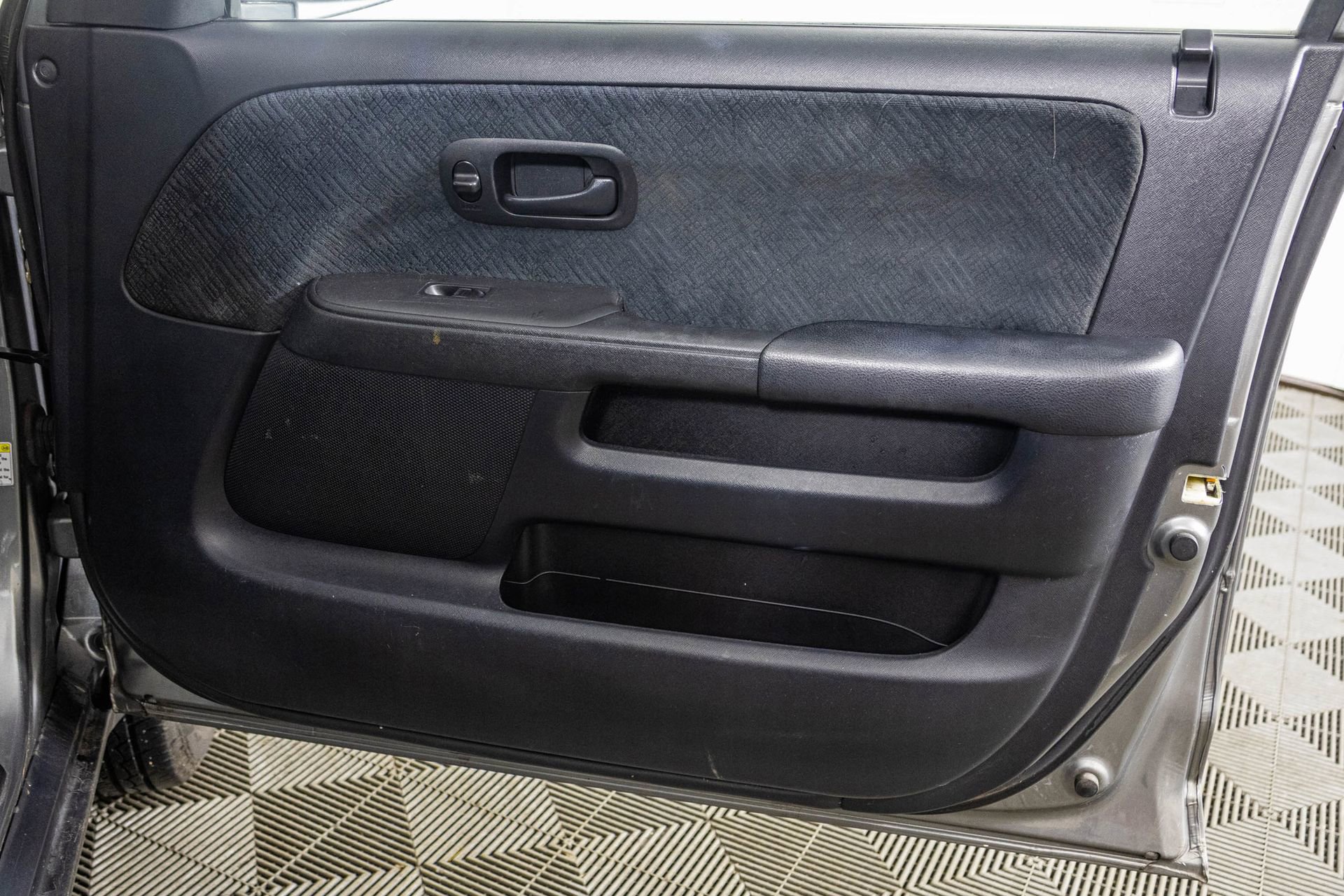 Used 2005 Honda CR-V EX image 39