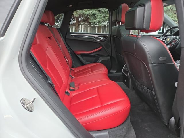 Used 2017 Porsche Macan image 35