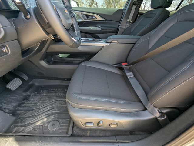 New 2026 Chevrolet Equinox EV LT w/ Comfort Package AWD/4WD image 9