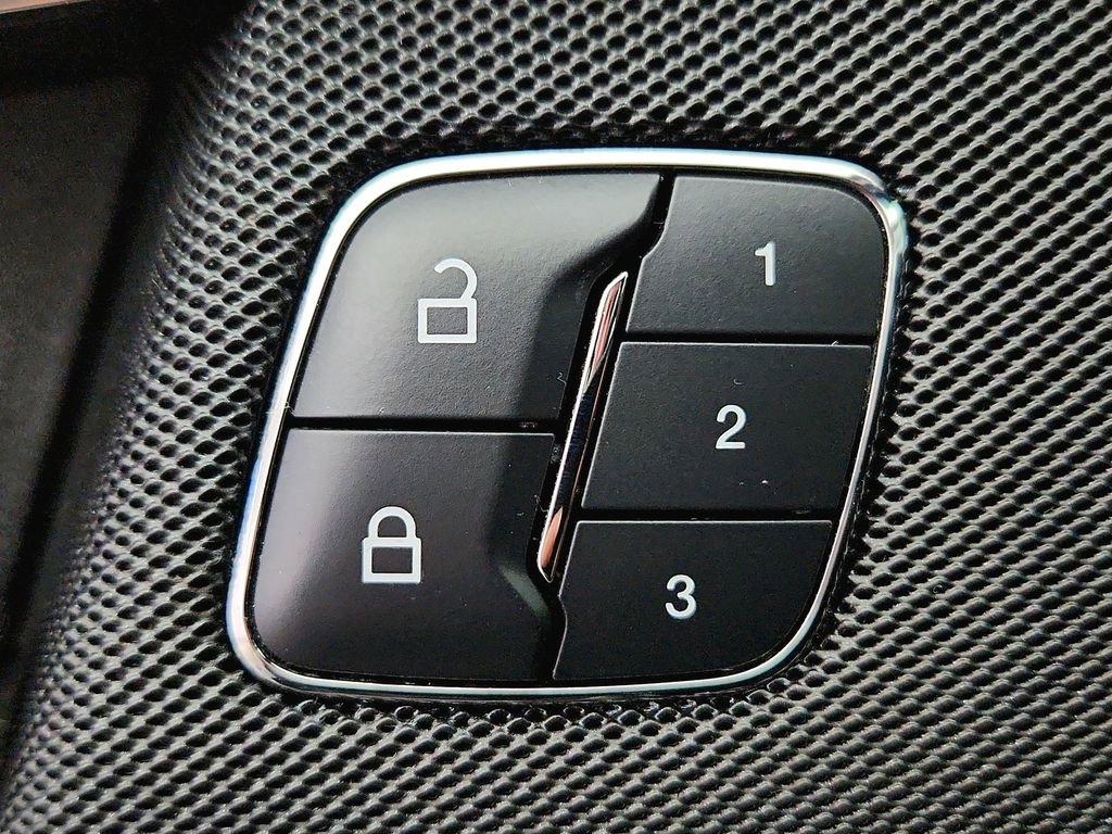 Used 2017 Lincoln MKX Reserve w/ Driver Assistance Package image 21
