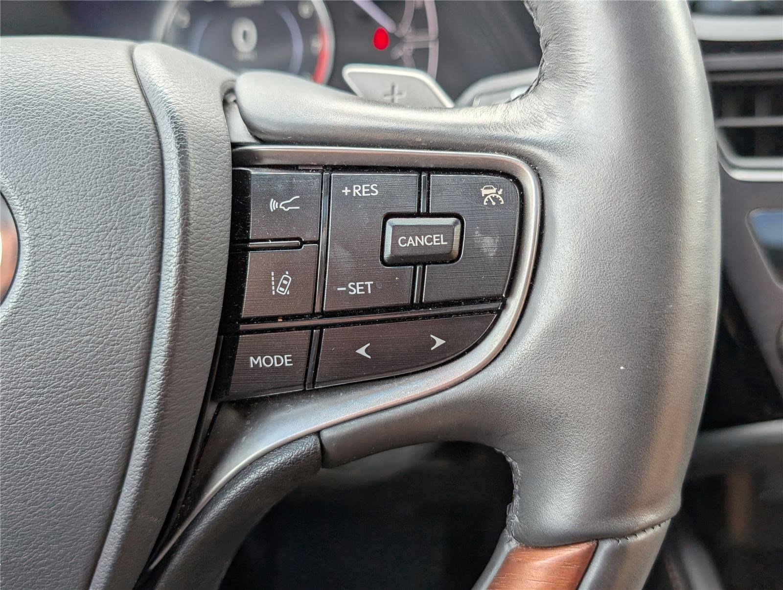 Used 2024 Lexus ES 350 w/ Technology Package image 24