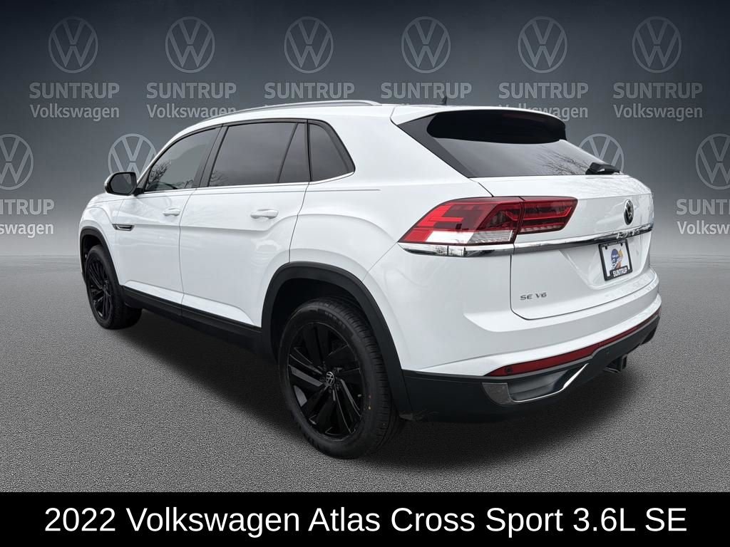 Used 2022 Volkswagen Atlas Cross Sport SE w/ Black Wheel Package image 3