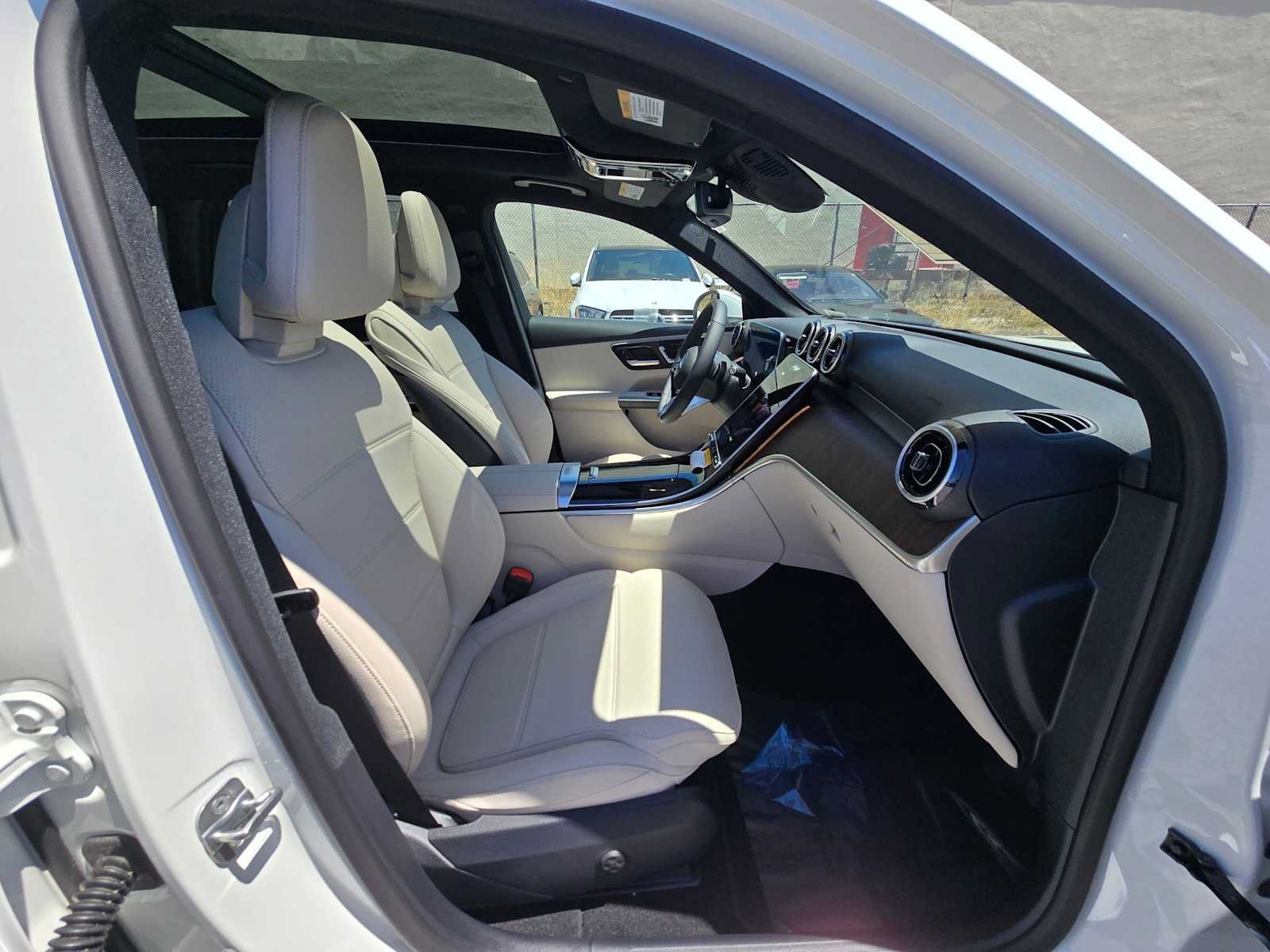 Used 2026 Mercedes-Benz GLC 300 4MATIC image 13