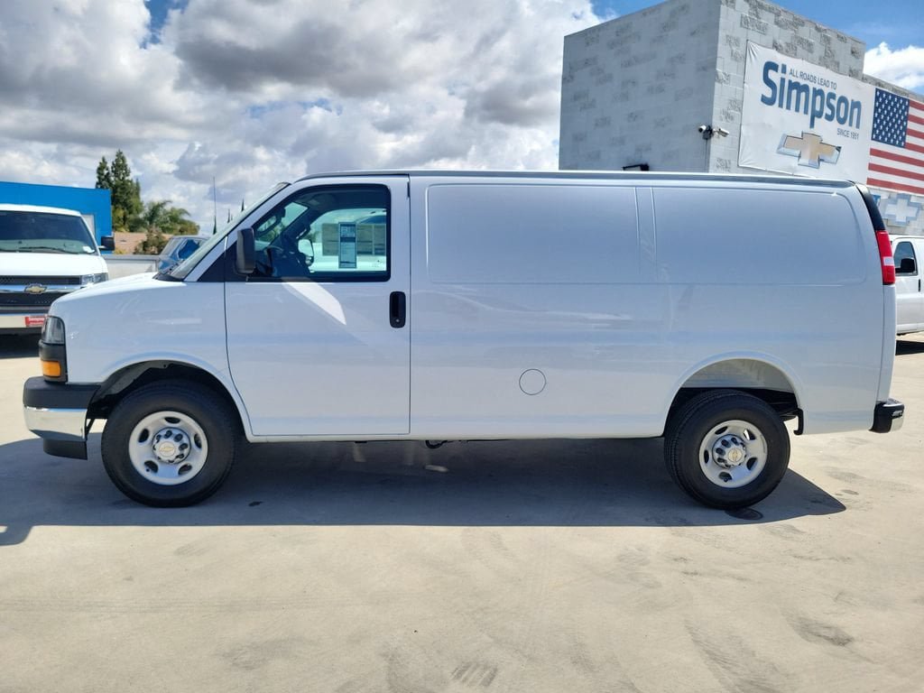 New 2026 Chevrolet Express 2500 w/ Communications Package RWD image 20