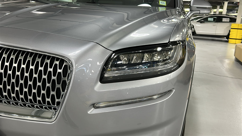 Used 2023 Lincoln Nautilus Reserve AWD/4WD image 7