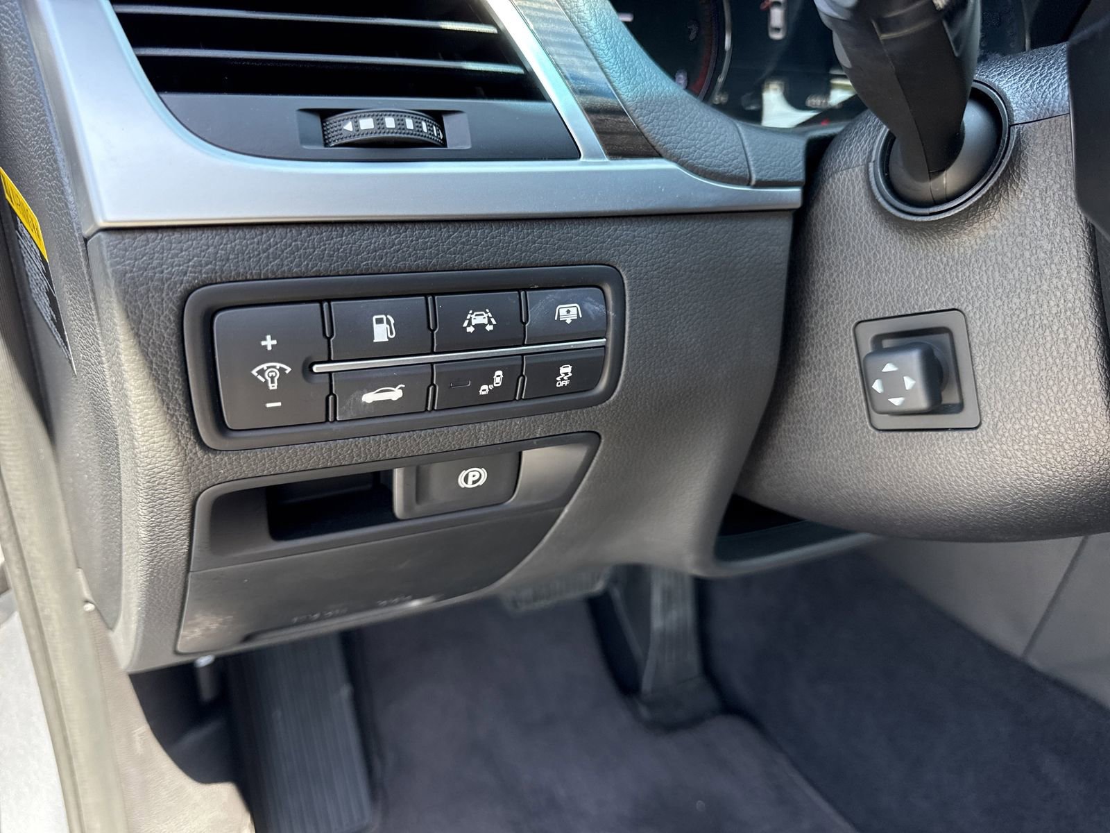 Used 2017 Genesis G80 3.8 w/ Option Group 02 image 16