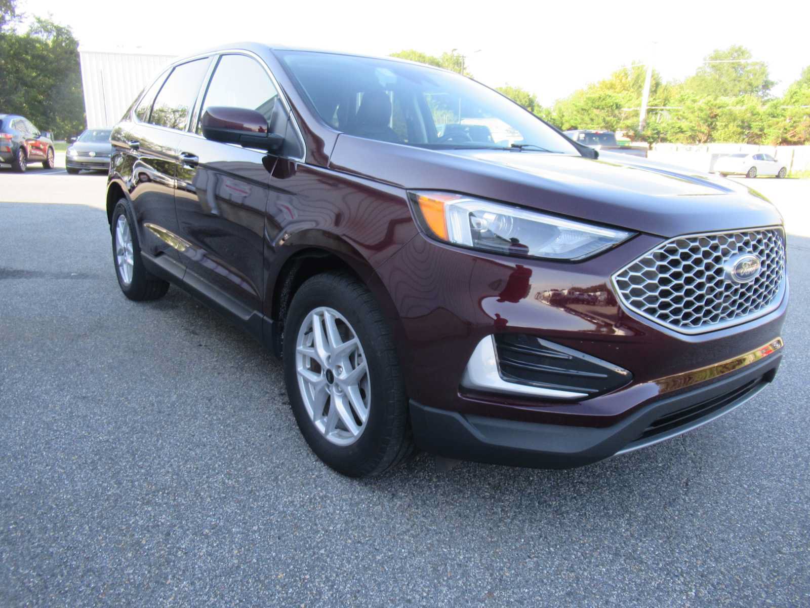 Used 2024 Ford Edge SEL AWD/4WD image 3