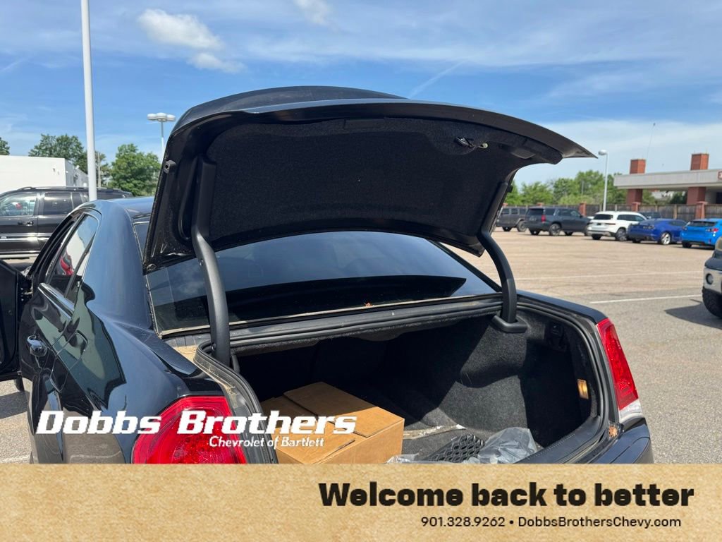 Used 2018 Chrysler 300 Touring L RWD image 13