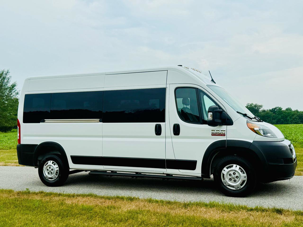 Used 2022 RAM ProMaster 2500 w/ Convenience Group FWD image 6