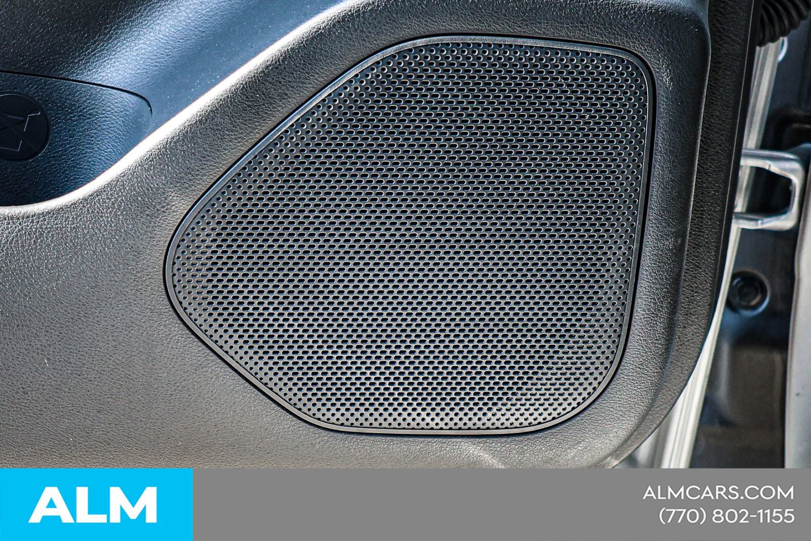 Used 2024 Nissan Rogue S image 45