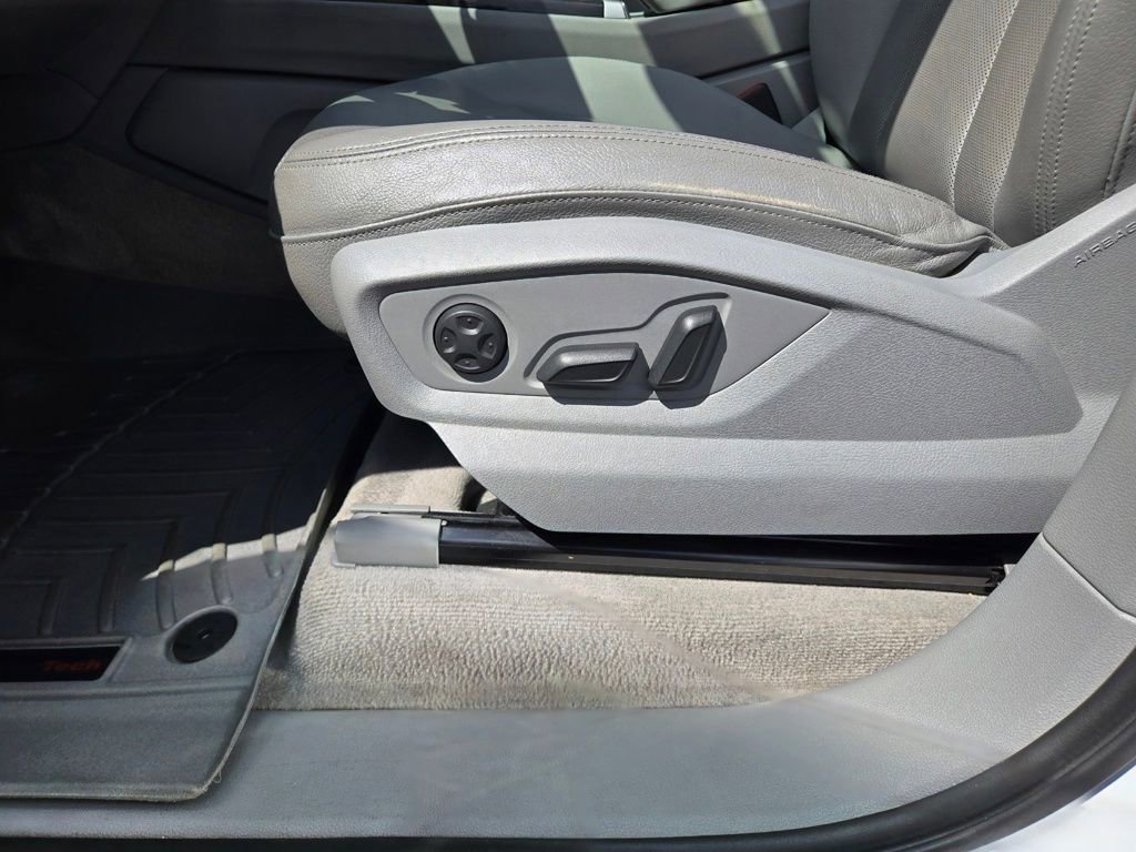 Used 2018 Audi Q7 3.0T Prestige image 28